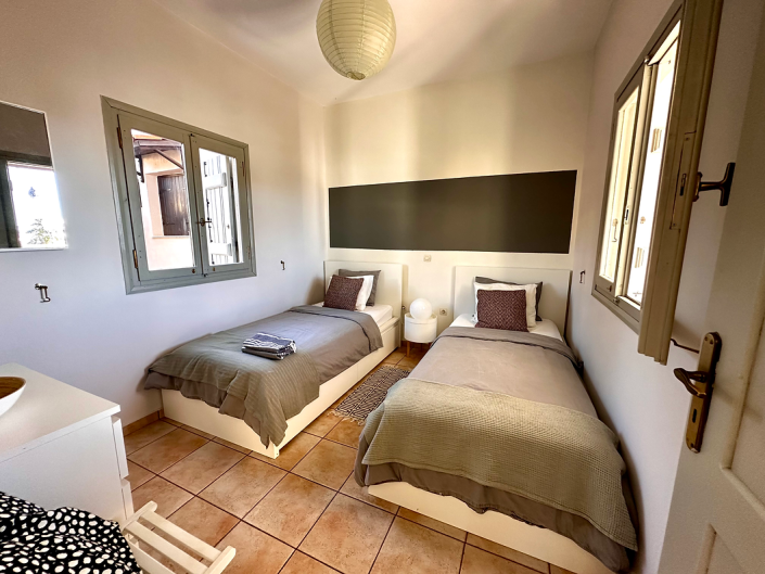 Image No.10-2 Bed House for sale