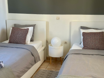 9b8433_ae36132fa4c1495d8eb60ce659a585e1-mv2