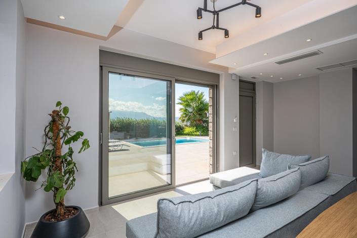 Image No.8-2 Bed Villa / Detached for sale