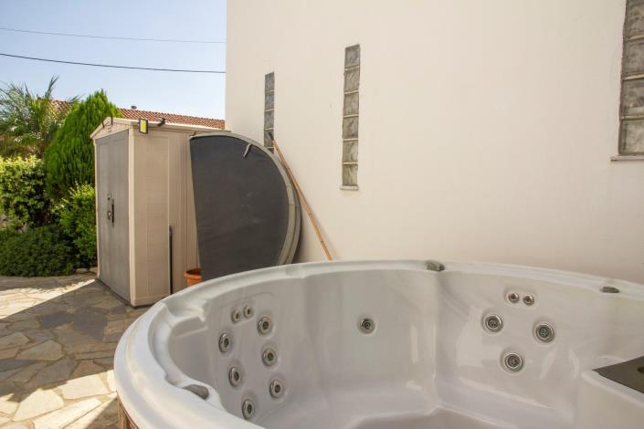 Image No.21-2 Bed House for sale