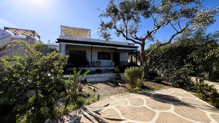 Image No.25-2 Bed Villa for sale