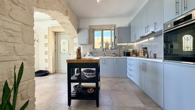 Image No.3-3 Bed Villa for sale
