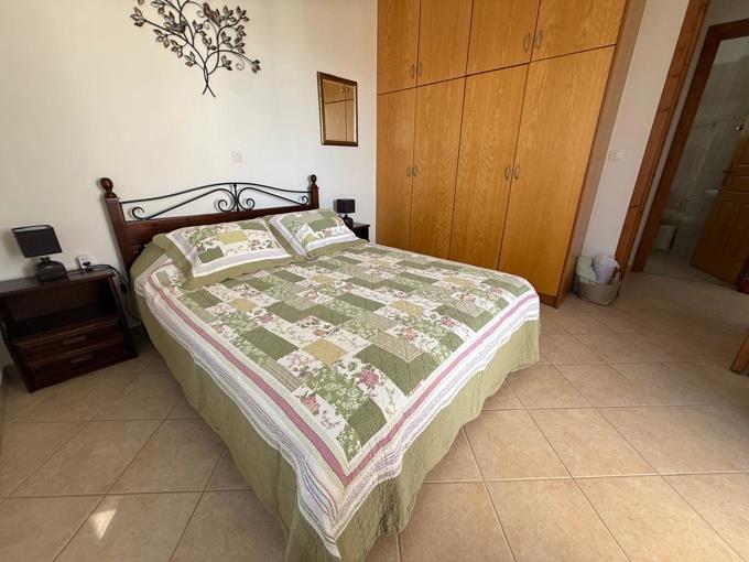 Image No.12-2 Bed House for sale