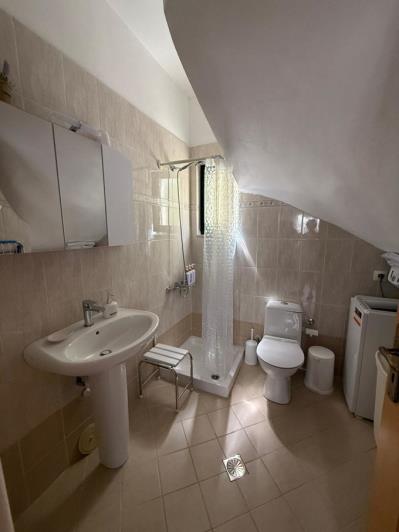 Image No.25-2 Bed House for sale