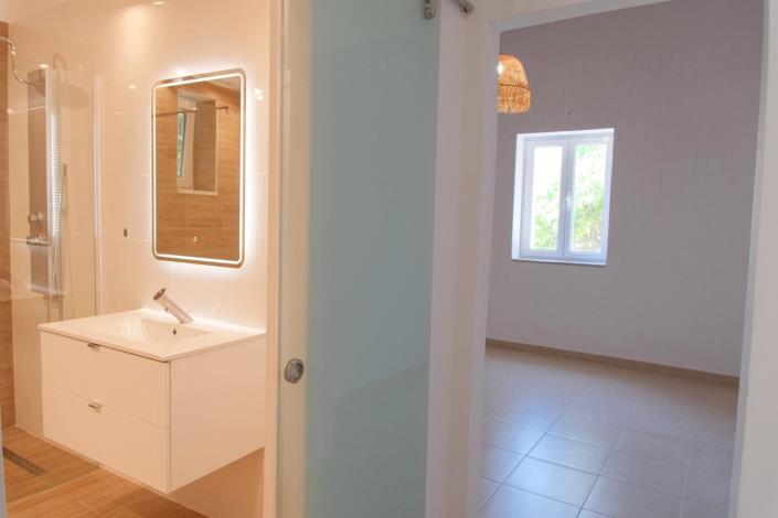 Image No.20-2 Bed Bungalow for sale