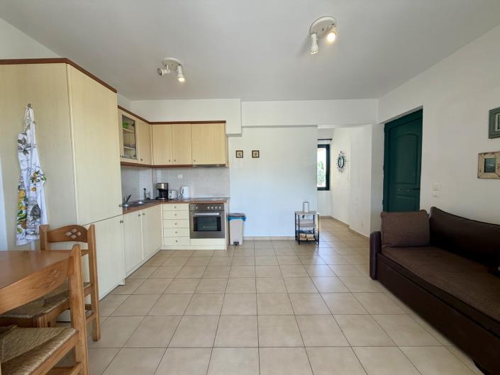 Image No.8-2 Bed House for sale