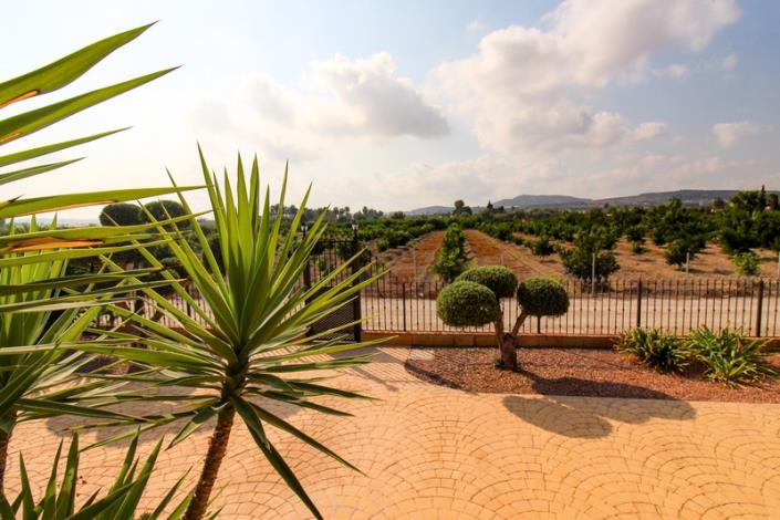 Image No.8-4 Bed Country Property for sale