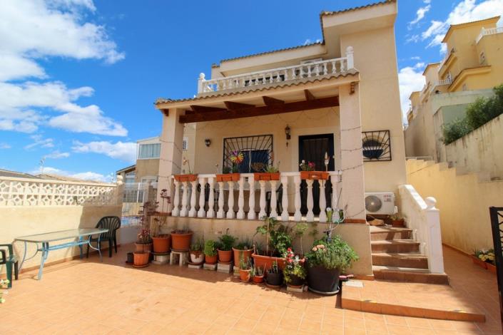 Image No.1-3 Bed Villa / Detached for sale