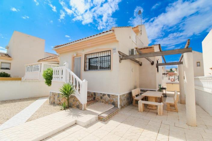 Image No.1-3 Bed Villa / Detached for sale