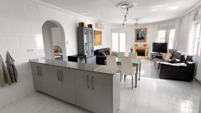 Image No.3-3 Bed Villa / Detached for sale