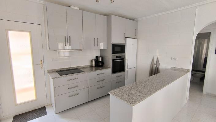 Image No.7-3 Bed Villa / Detached for sale