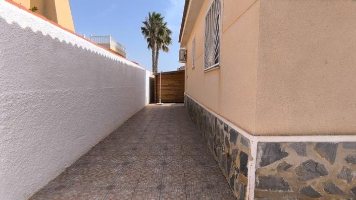Image No.20-3 Bed Villa / Detached for sale