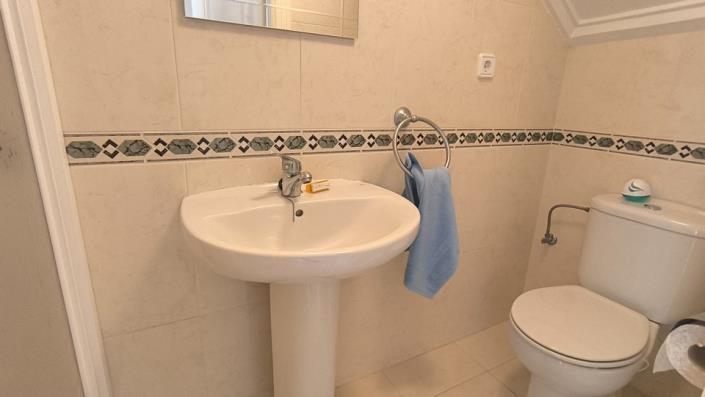 Image No.12-3 Bed Townhouse for sale