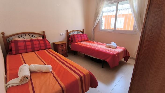 Image No.13-3 Bed Townhouse for sale