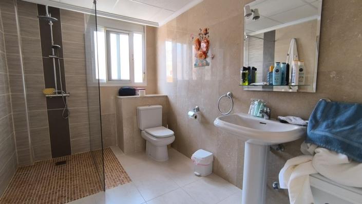 Image No.17-3 Bed Townhouse for sale