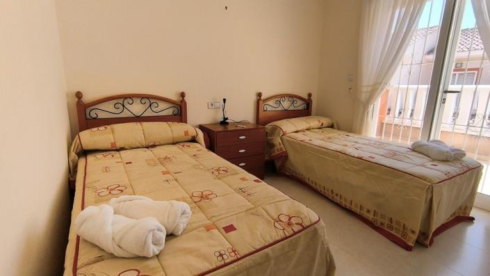 Image No.18-3 Bed Townhouse for sale