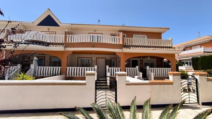 Image No.25-3 Bed Townhouse for sale