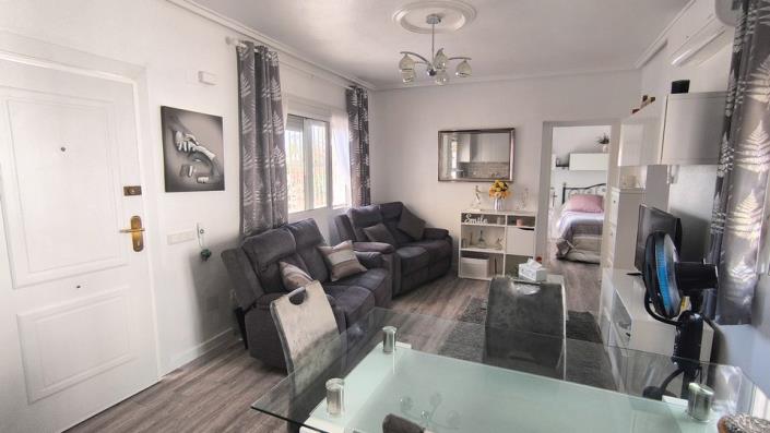 Image No.5-2 Bed Semi-Detached for sale