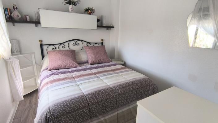 Image No.8-2 Bed Semi-Detached for sale