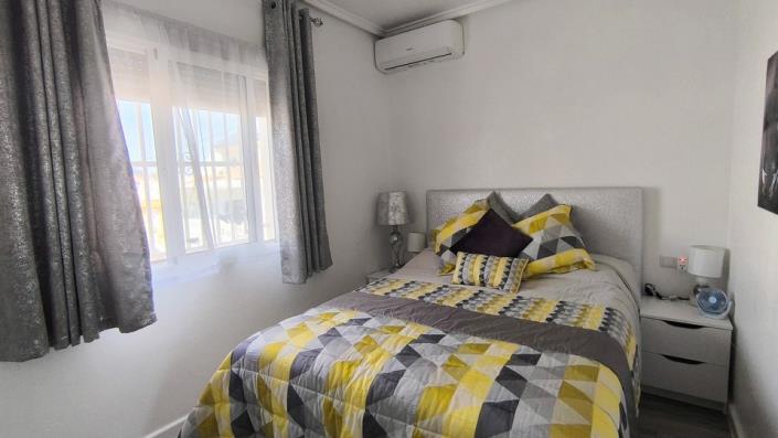 Image No.10-2 Bed Semi-Detached for sale