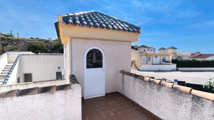 Image No.16-2 Bed Semi-Detached for sale