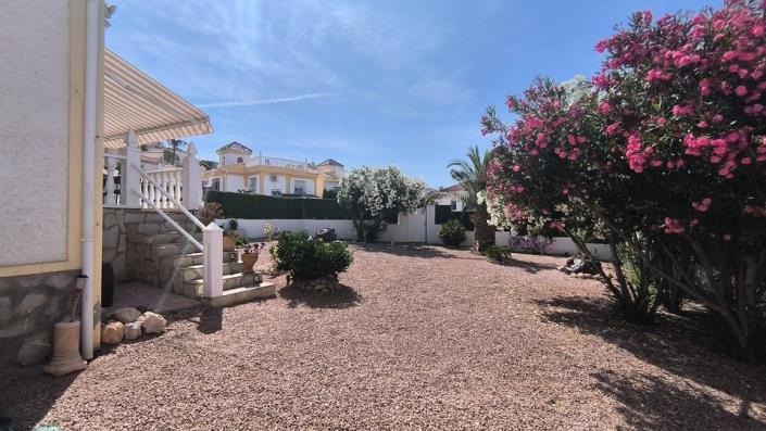 Image No.23-2 Bed Semi-Detached for sale