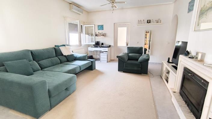 Image No.2-3 Bed Villa / Detached for sale