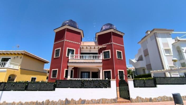 Image No.1-3 Bed Townhouse for sale