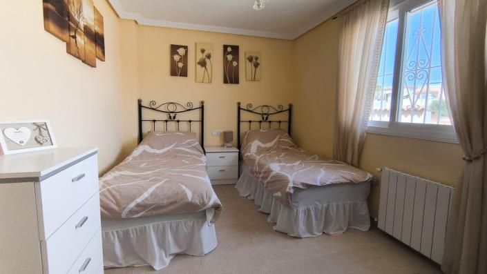 Image No.18-4 Bed Villa / Detached for sale