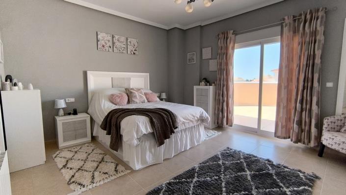 Image No.20-4 Bed Villa / Detached for sale