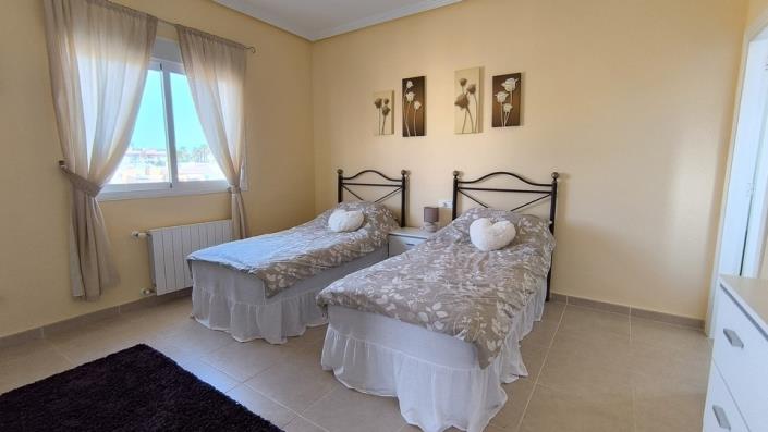 Image No.25-4 Bed Villa / Detached for sale