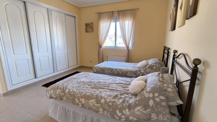 Image No.27-4 Bed Villa / Detached for sale