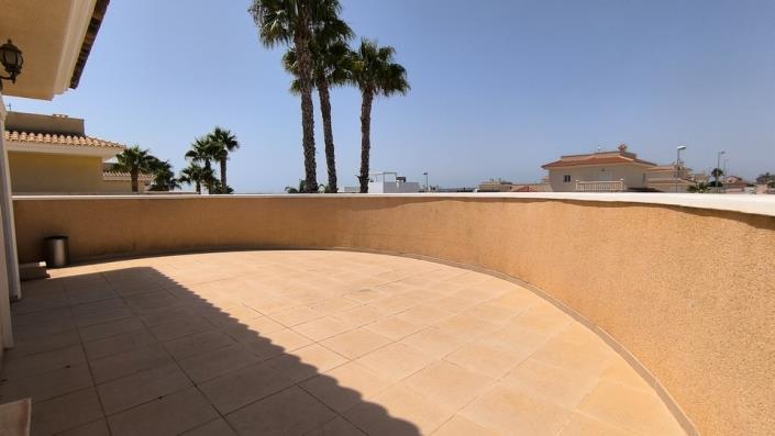 Image No.29-4 Bed Villa / Detached for sale