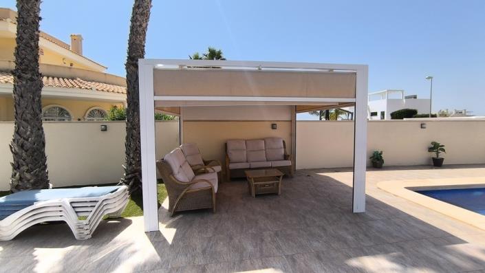 Image No.42-4 Bed Villa / Detached for sale