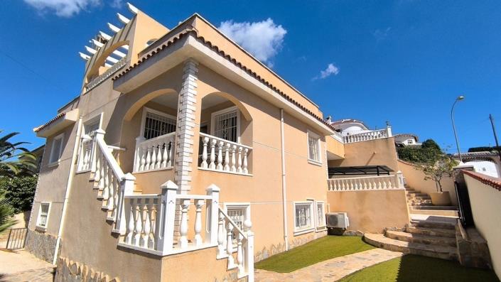 Image No.33-7 Bed Villa / Detached for sale