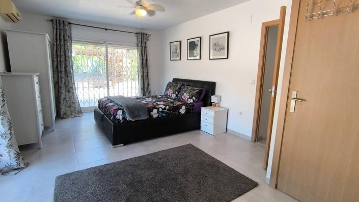 Image No.26-5 Bed Country House for sale