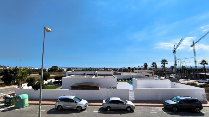 Image No.29-3 Bed Townhouse for sale