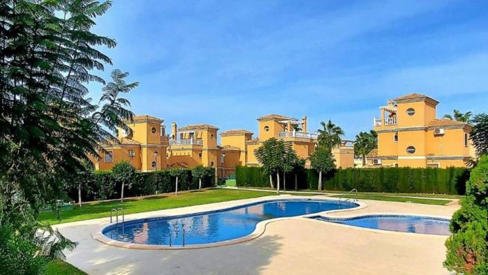 Image No.29-3 Bed Villa / Detached for sale