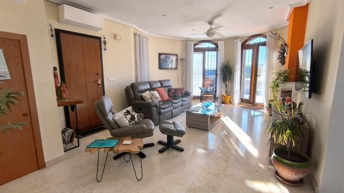 Image No.9-3 Bed Villa / Detached for sale