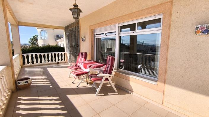 Image No.8-3 Bed Villa / Detached for sale