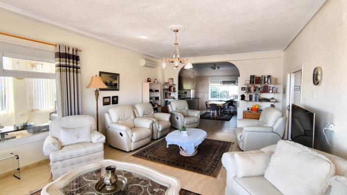 Image No.14-3 Bed Villa / Detached for sale