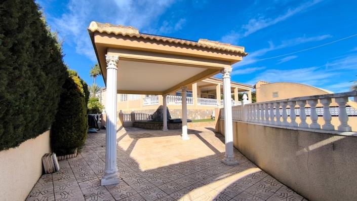 Image No.39-3 Bed Villa / Detached for sale