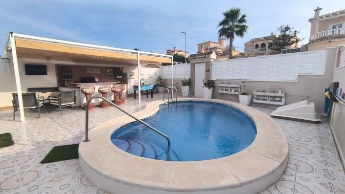 Image No.6-3 Bed Villa / Detached for sale