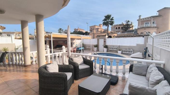 Image No.8-3 Bed Villa / Detached for sale