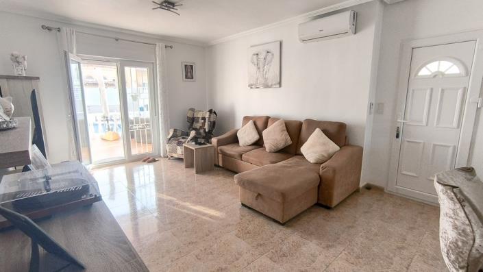 Image No.12-3 Bed Villa / Detached for sale