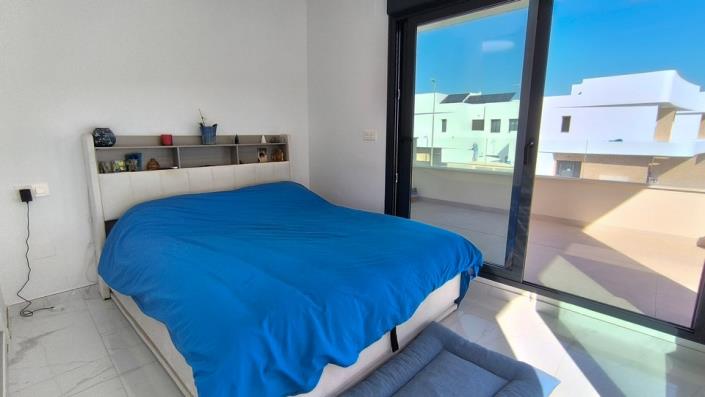 Image No.12-3 Bed Villa / Detached for sale