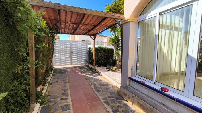 Image No.19-3 Bed Villa / Detached for sale