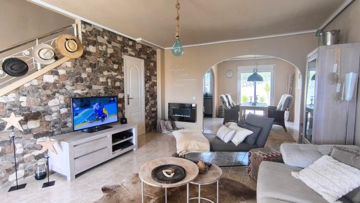 Image No.6-2 Bed Townhouse for sale