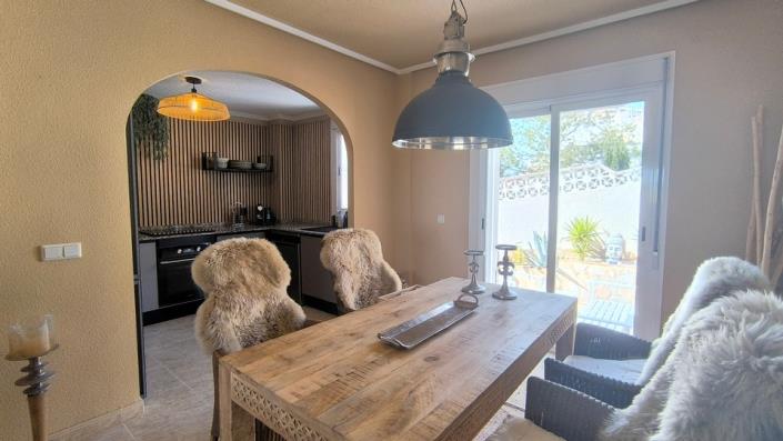 Image No.12-2 Bed Townhouse for sale