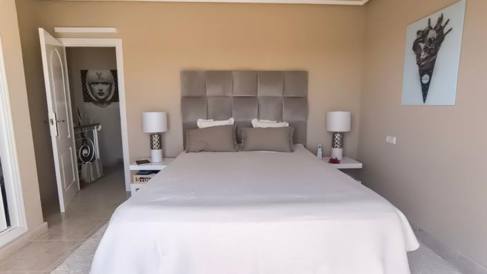 Image No.25-2 Bed Townhouse for sale